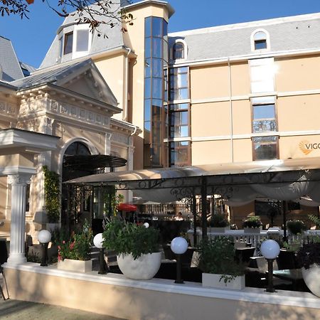 Vigo Grand Hotel Плоєшті Екстер'єр фото