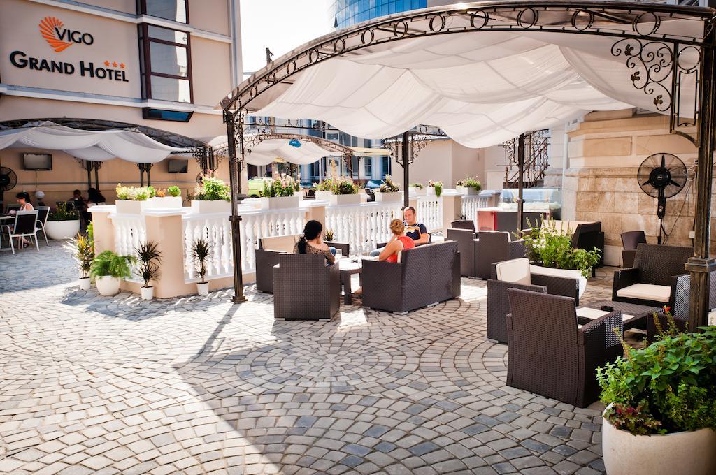 Vigo Grand Hotel Плоєшті Екстер'єр фото