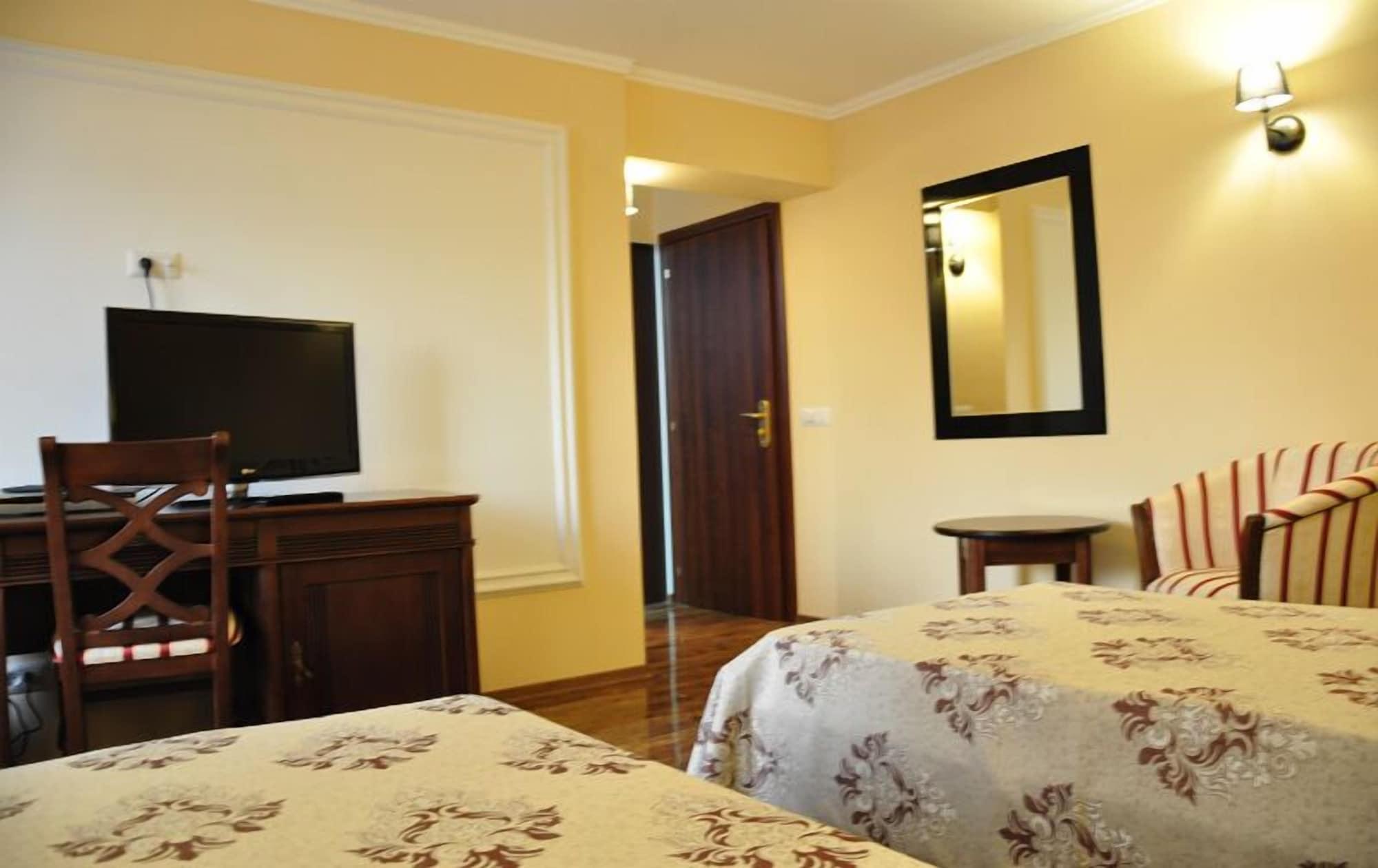 Vigo Grand Hotel Плоєшті Екстер'єр фото