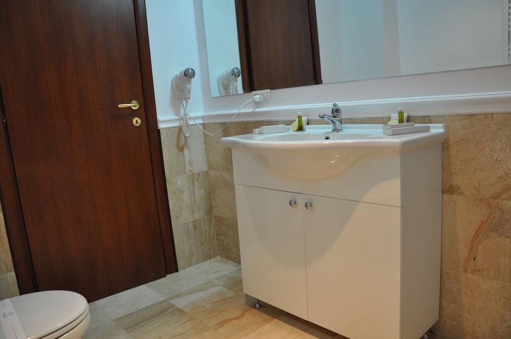 Vigo Grand Hotel Плоєшті Екстер'єр фото