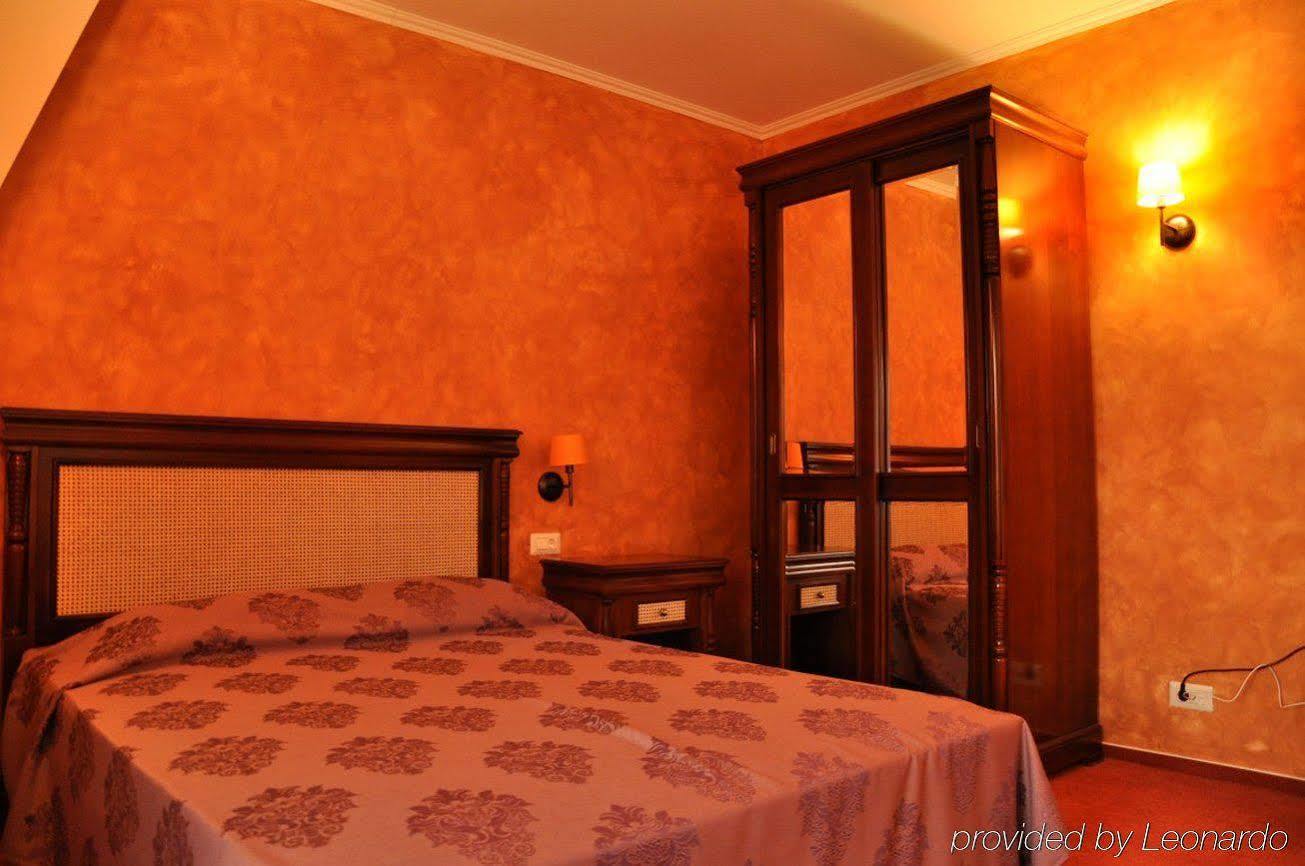 Vigo Grand Hotel Плоєшті Екстер'єр фото