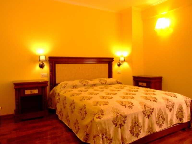 Vigo Grand Hotel Плоєшті Екстер'єр фото