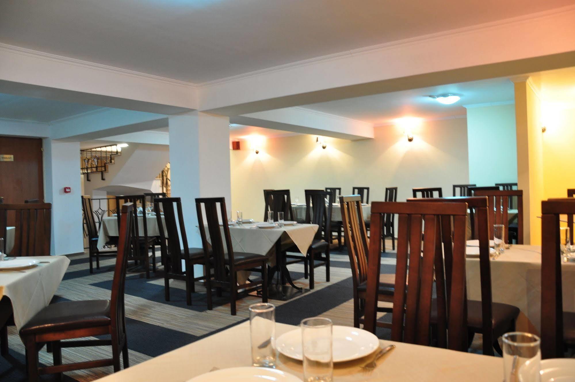 Vigo Grand Hotel Плоєшті Екстер'єр фото